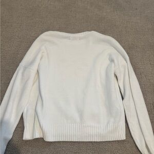 Hollister White bowWomen's Sweater